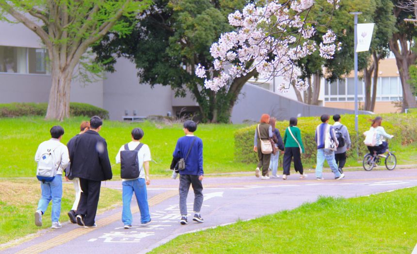 学生の交流の写真
